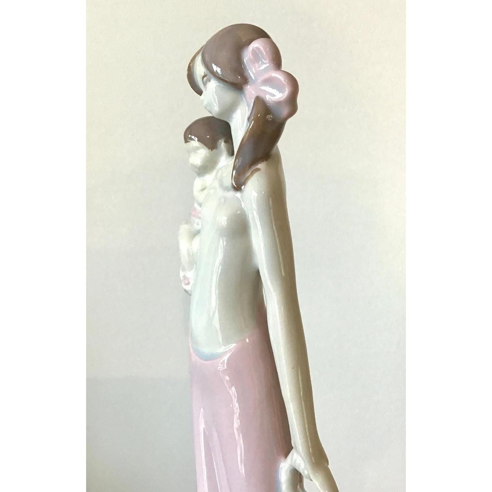 Nao by Lladro Porcelain Figurine Mother & Child with Basket Pink White 9.5" Read - Picture 10 of 14